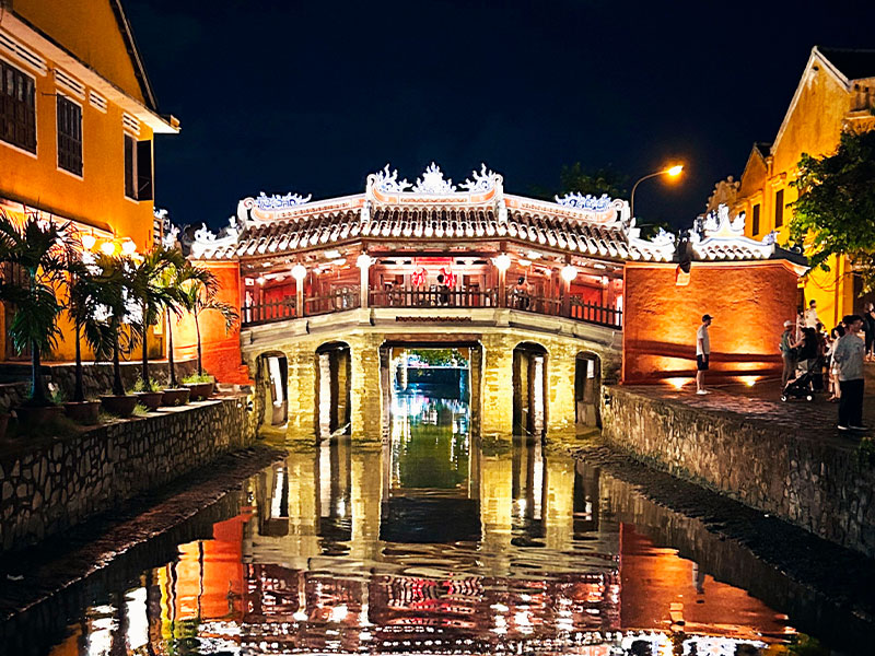 Chùa Cầu (Cầu Chùa Nhật Bản)