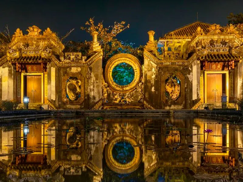 Ворота храма Ба Му